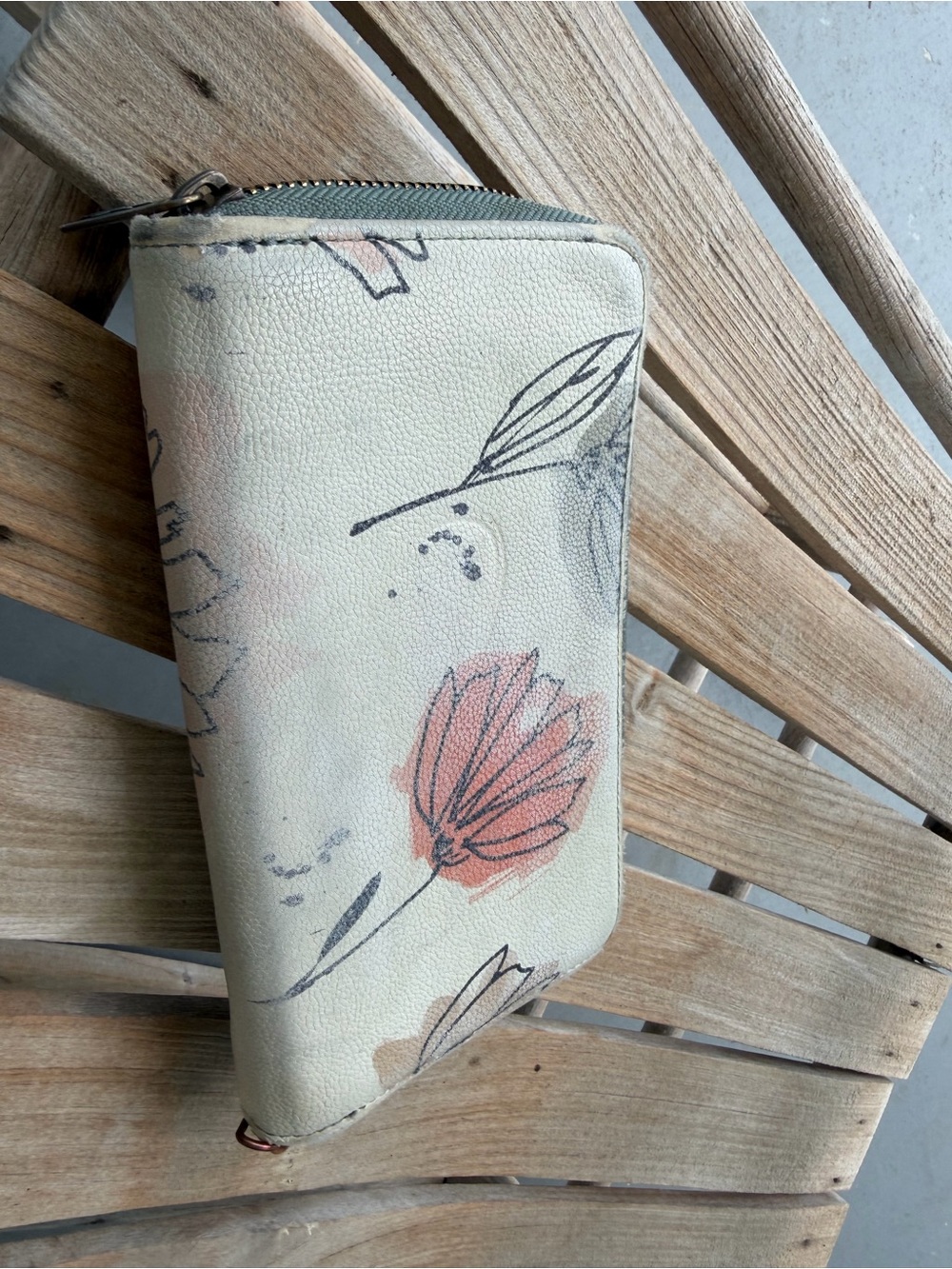 thirty-one Cream Floral Zip-Around Wallet with Pink Accents